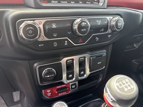 Used 2020 Jeep Wrangler Rubicon AWD/4WD image 21