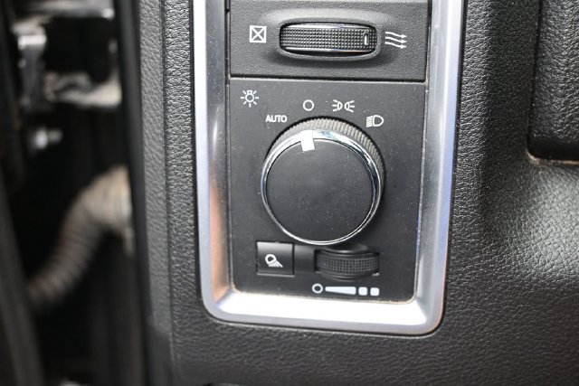 Used 2024 RAM 1500 Warlock AWD/4WD image 17
