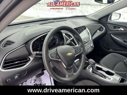 Used 2025 Chevrolet Malibu LT image 10