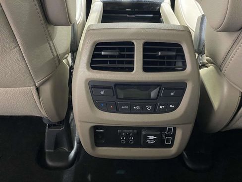 Used 2022 Honda Pilot Touring image 13