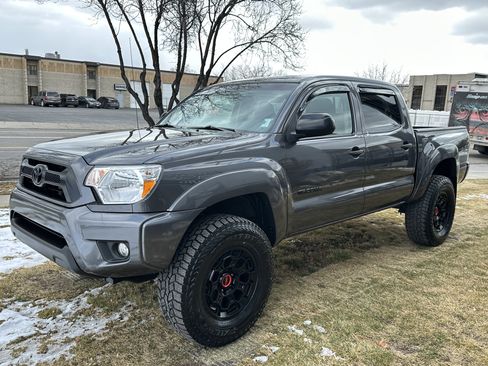 Used 2013 Toyota Tacoma 4x4 Double Cab w/ SR5 Pkg image 11