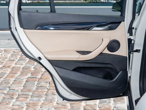 Used 2019 BMW X1 sDrive28i image 12