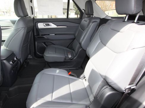 New 2026 Ford Explorer Active w/ Active Comfort Package AWD/4WD image 12