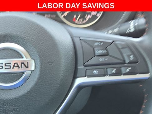 Used 2023 Nissan Sentra SR w/ SR Premium Package FWD image 10