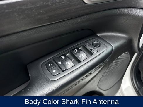 Used 2018 Jeep Grand Cherokee Altitude image 13