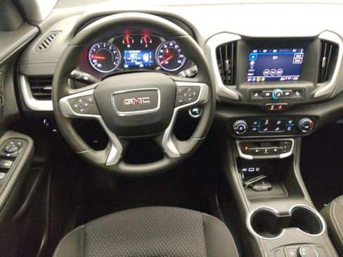 Used 2024 GMC Terrain SLE FWD image 22
