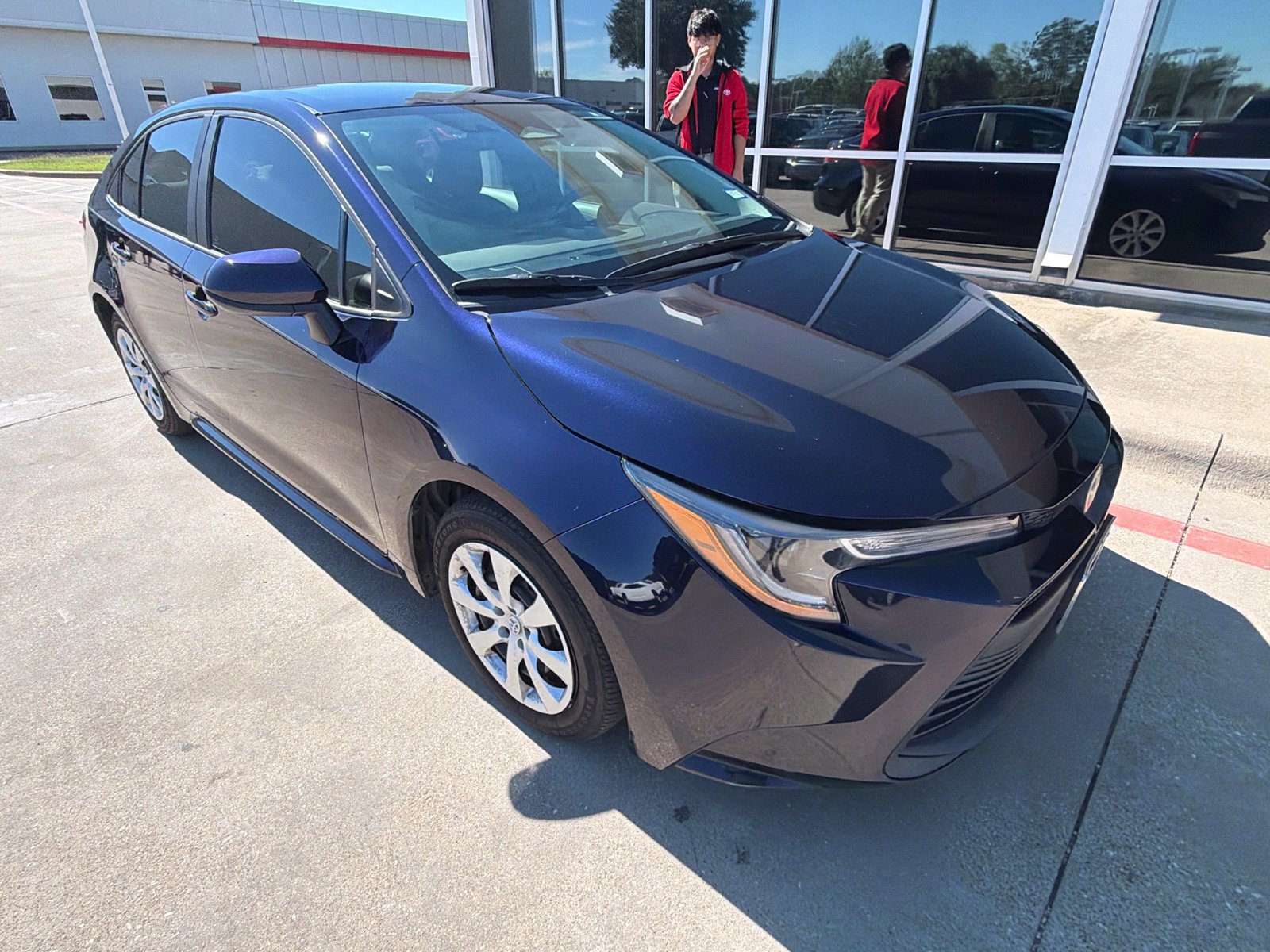 Used 2023 Toyota Corolla LE FWD image 3