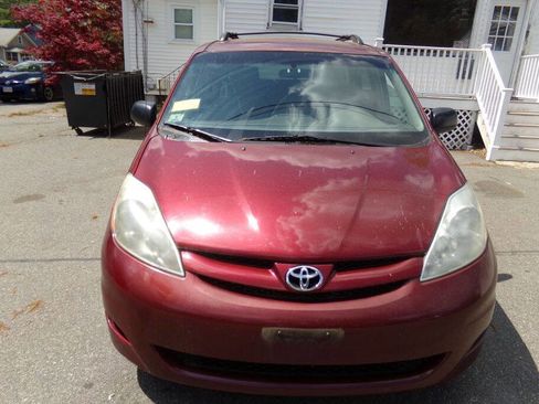 Used 2007 Toyota Sienna CE FWD image 2