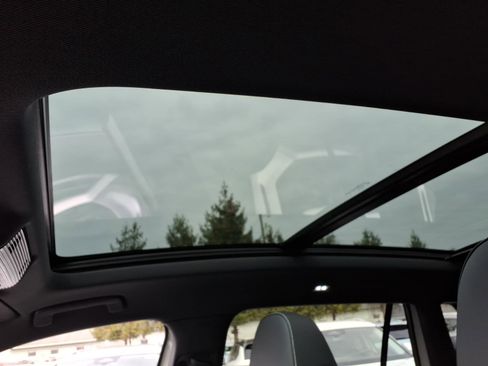 New 2026 Volkswagen Tiguan SEL R-Line image 18