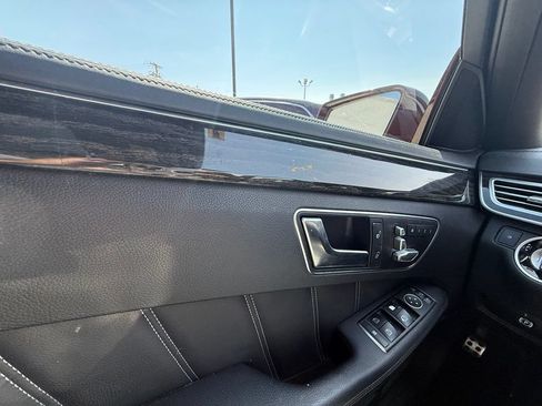 Used 2015 Mercedes-Benz E 400 Sedan image 13