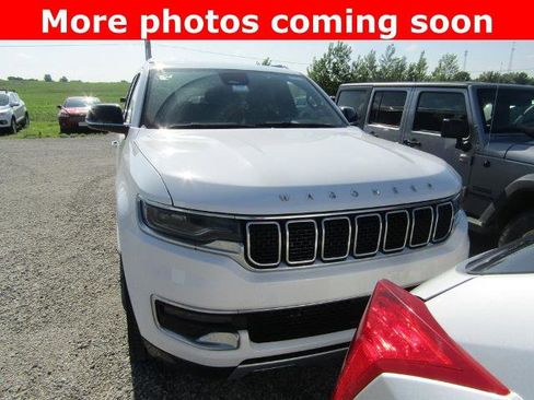 Used 2025 Jeep Wagoneer L Series II AWD/4WD image 8