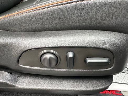 Used 2023 GMC Acadia AT4 w/ Preferred Package AWD/4WD image 35