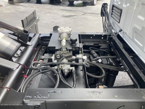 New 2026 Ford F550 4x4 Regular Cab Super Duty image 9