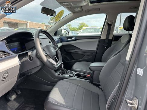 Used 2022 Volkswagen Taos SE w/ Panoramic Sunroof Package AWD/4WD image 14