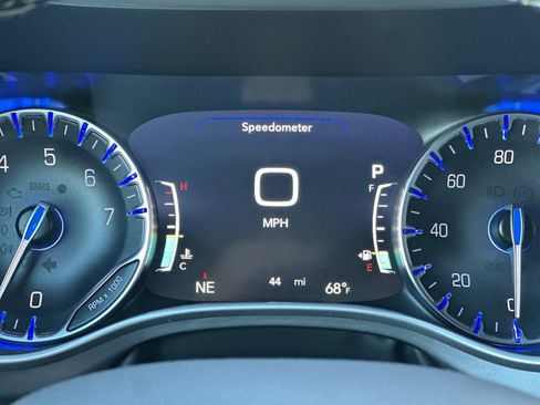 New 2027 Chrysler Pacifica Select FWD image 27