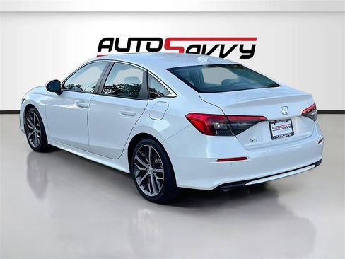 Used 2023 Honda Civic Touring image 5