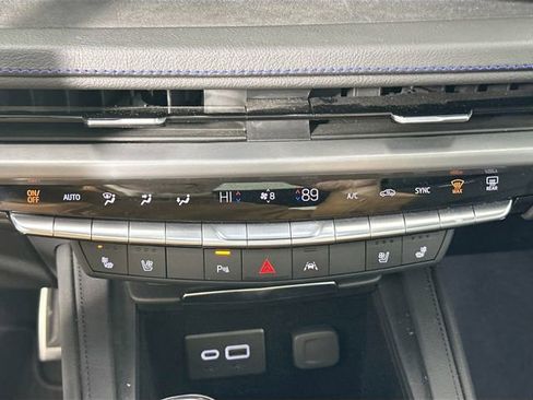 Used 2024 Cadillac XT4 Sport image 15