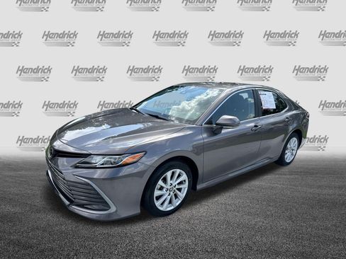 Certified 2022 Toyota Camry LE AWD/4WD image 5