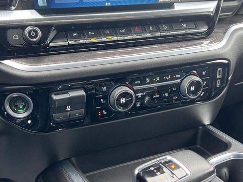 Certified 2022 Chevrolet Silverado 1500 LTZ w/ LTZ Premium Package image 22