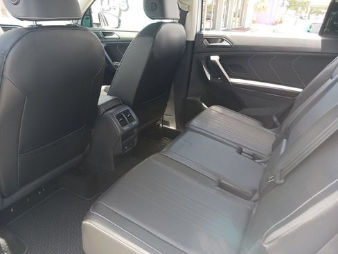 Used 2022 Volkswagen Tiguan SE FWD image 13