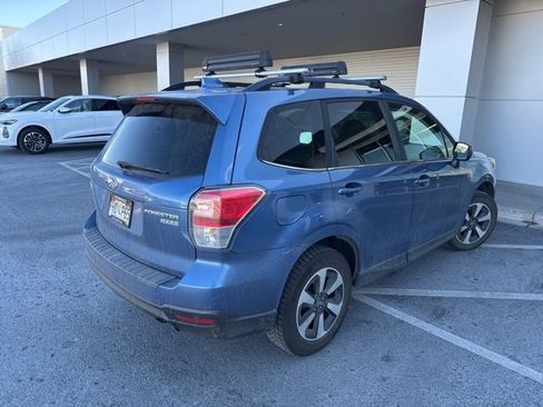 Used 2017 Subaru Forester 2.5i Limited w/ Popular Package #2 image 4