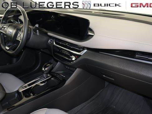 Certified 2024 Buick Envista Avenir FWD image 25