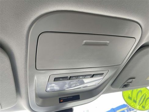 Certified 2022 Chevrolet Colorado LT w/ Luxury Package image 32