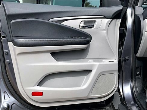 Used 2018 Honda Ridgeline RTL image 21