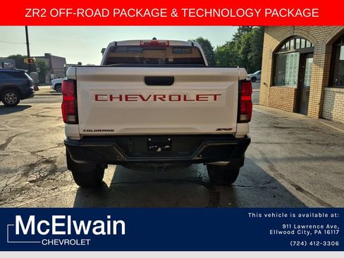 Used 2025 Chevrolet Colorado ZR2 w/ Technology Package AWD/4WD image 14