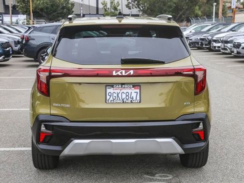 Certified 2024 Kia Seltos SX w/ SX Sunroof Package AWD/4WD image 9