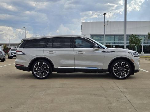 Used 2024 Lincoln Aviator Reserve w/ Equipment Group 201A RWD image 7