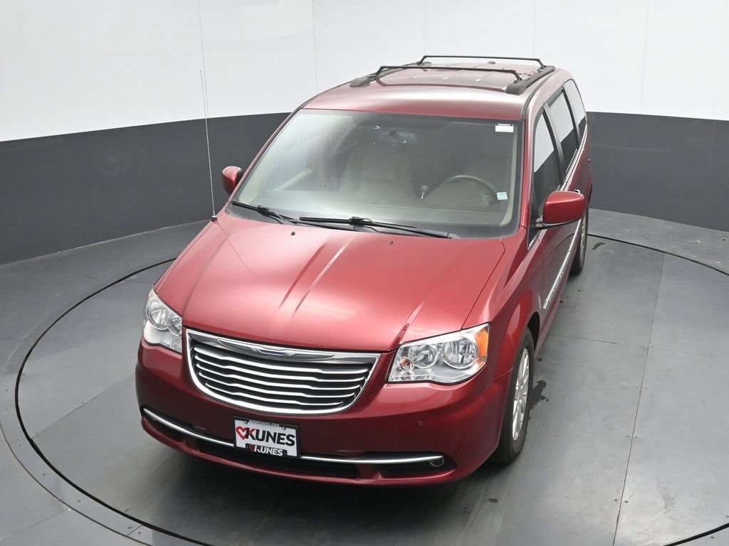 Used 2016 Chrysler Town & Country Touring w/ Driver Convenience Group FWD image 30