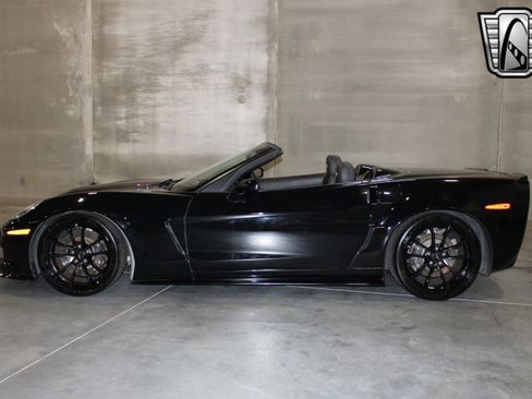 Used 2013 Chevrolet Corvette 427 w/ 1SB Preferred Equipment Group image 25