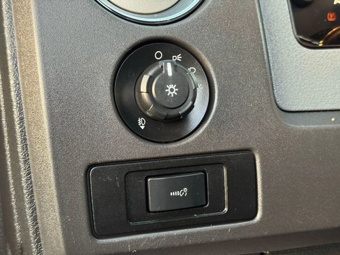 Used 2011 Ford F150 XLT w/ Off-Road Pkg image 34