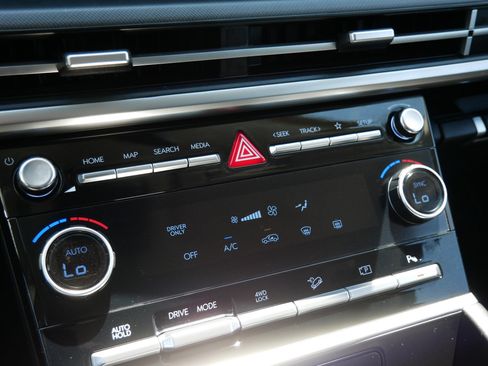 Certified 2026 Hyundai Santa Fe SE AWD/4WD image 22