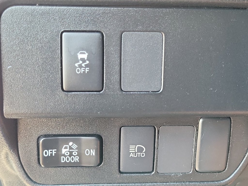 Used 2020 Toyota Tacoma SR5 RWD image 15