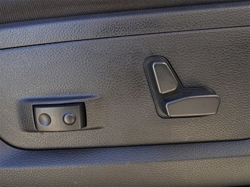 Used 2023 RAM 2500 Limited image 32