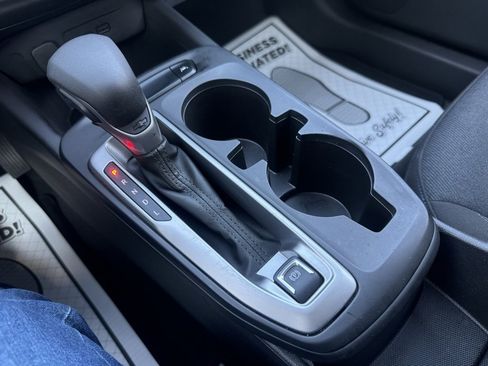 Certified 2025 Chevrolet Trax LS image 18