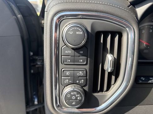 Used 2020 Chevrolet Silverado 1500 High Country w/ Technology Package image 12