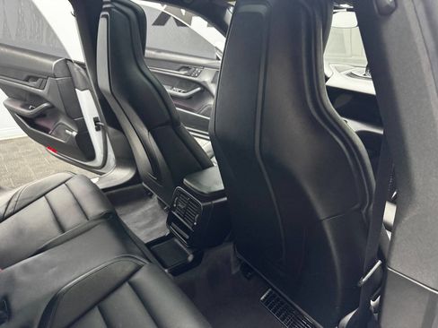 Used 2022 Porsche Taycan 4S image 46
