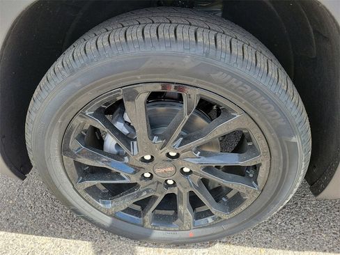 New 2024 GMC Terrain SLT w/ Infotainment Package II image 14