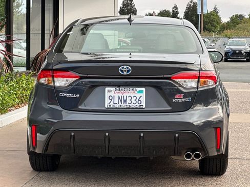 Used 2024 Toyota Corolla SE w/ SE Package FWD image 5