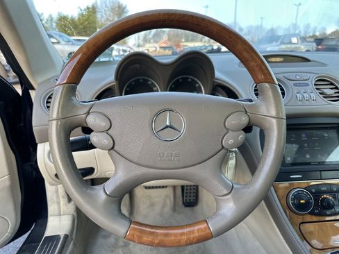 Used 2008 Mercedes-Benz SL 550 image 9