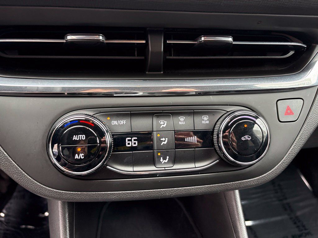 Used 2025 Buick Envista Preferred FWD image 21