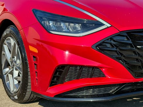 Used 2020 Hyundai Sonata SEL w/ Premium + Sunroof Package FWD image 3
