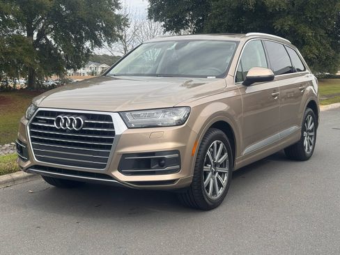 Used 2018 Audi Q7 3.0T Prestige image 2