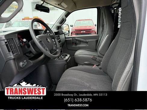 Used 2024 Chevrolet Express 2500 w/ Driver Convenience Package image 5