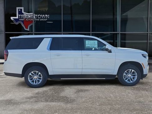 New 2026 Chevrolet Suburban LS AWD/4WD image 6