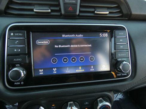 Used 2020 Nissan Versa S image 58