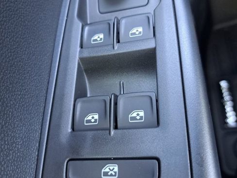 New 2026 Volkswagen Taos S image 15